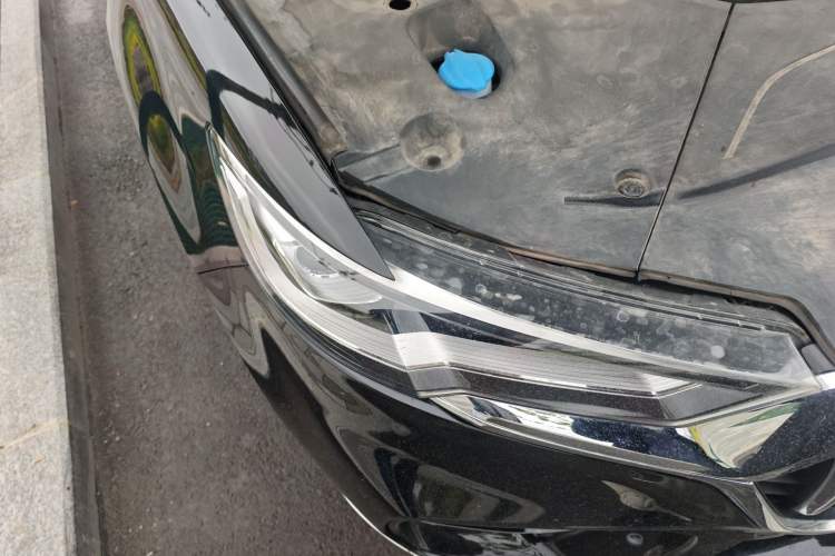 Used Hongqi HS5 2019 2.0T Smart Connect Flagship All-Wheel-Drive Version Right Front Headlight