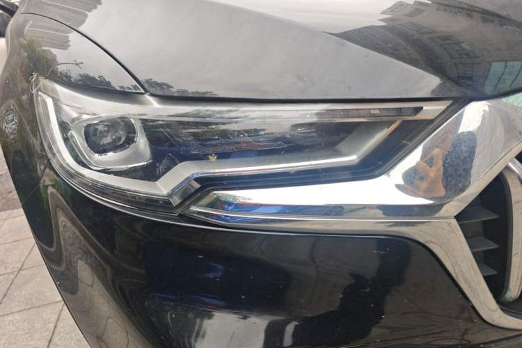 Used Hongqi HS5 2019 2.0T Smart Connect Flagship All-Wheel-Drive Version Right Front Headlight