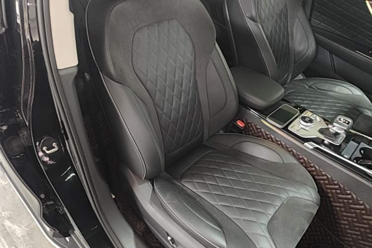 Used Hongqi HS5 2019 2.0T Smart Connect Flagship All-Wheel-Drive Version Right Front Seat