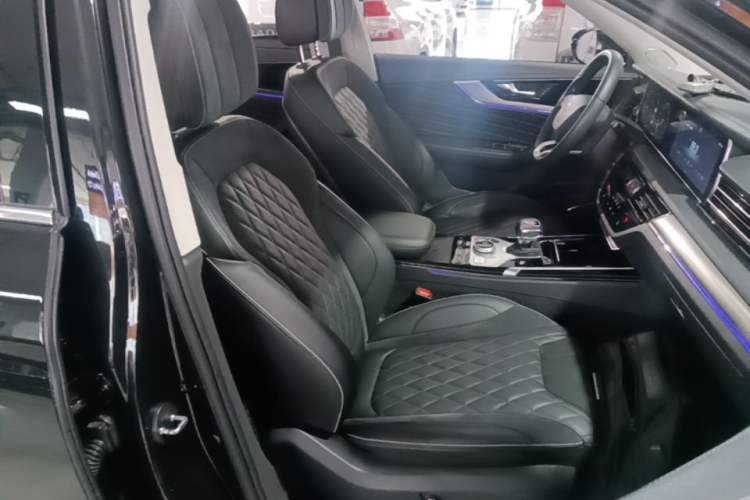 Used Hongqi HS5 2019 2.0T Smart Connect Flagship All-Wheel-Drive Version Right Front Seat