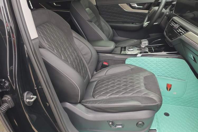 Used Hongqi HS5 2019 2.0T Smart Connect Flagship All-Wheel-Drive Version Right Front Seat