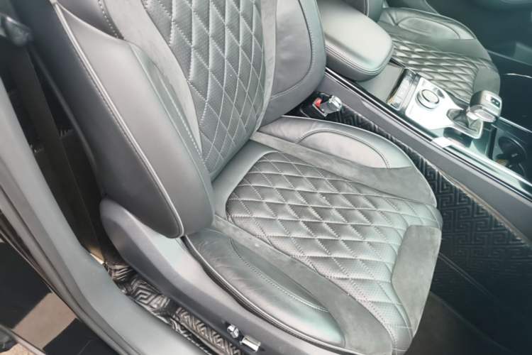 Used Hongqi HS5 2019 2.0T Smart Connect Flagship All-Wheel-Drive Version Right Front Seat