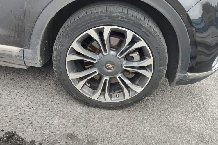 Used Hongqi HS5 2019 2.0T Smart Connect Flagship All-Wheel-Drive Version Right Front Wheel Hub