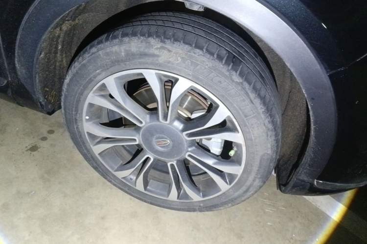 Used Hongqi HS5 2019 2.0T Smart Connect Flagship All-Wheel-Drive Version Right Front Wheel Hub