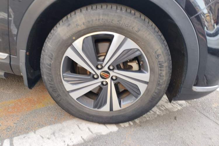 Used Hongqi HS5 2019 2.0T Smart Connect Flagship Edition Right Front Wheel Hub