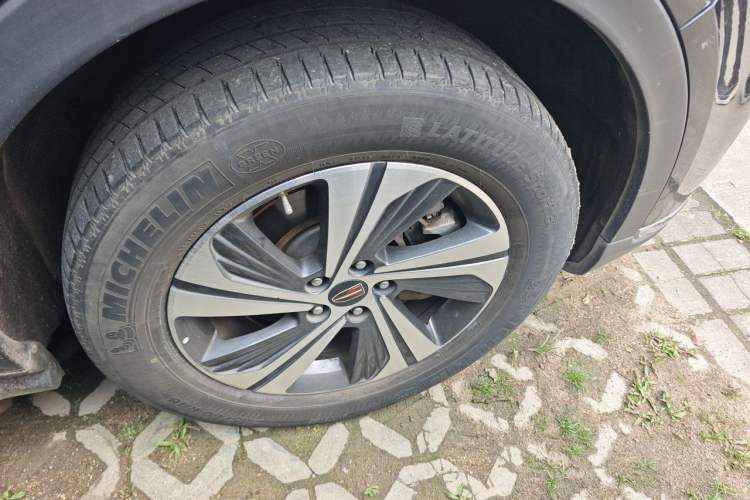 Used Hongqi HS5 2019 2.0T Smart Connect Flagship Edition Right Front Wheel Hub