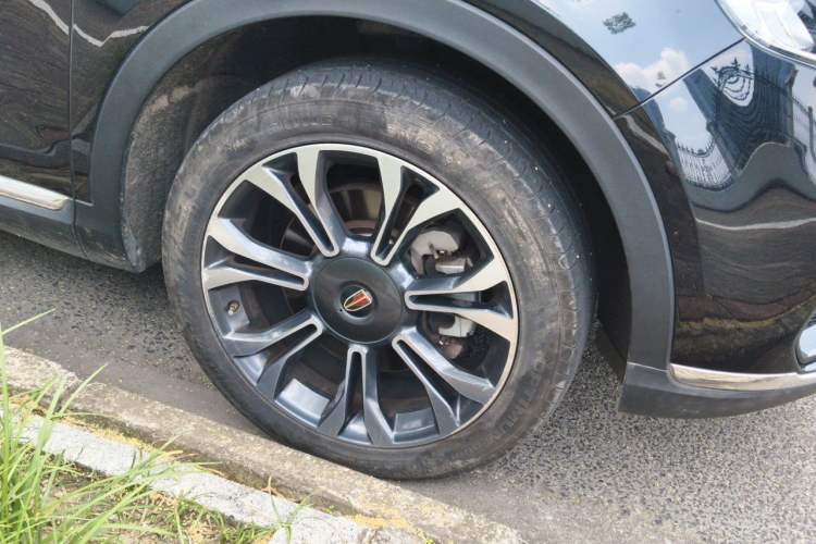 Used Hongqi HS5 2019 2.0T Smart Connect Flagship All-Wheel-Drive Version Right Front Wheel Hub