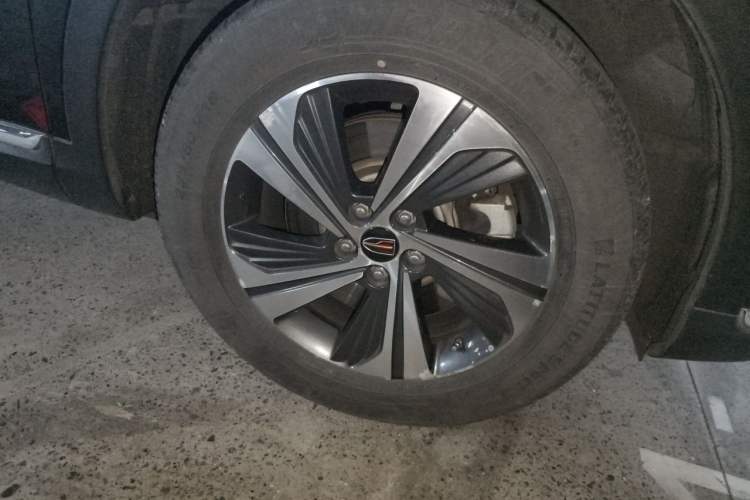 Used Hongqi HS5 2019 2.0T Smart Connect Flagship Edition Right Front Wheel Hub
