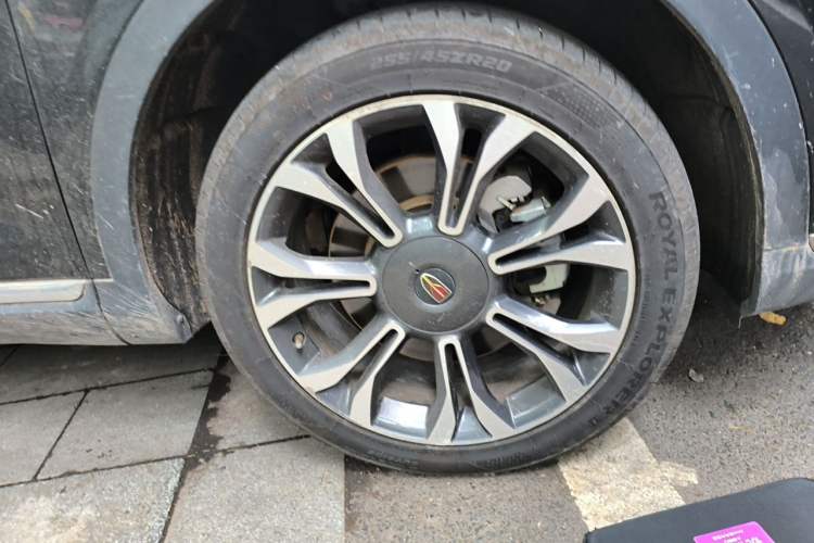 Used Hongqi HS5 2019 2.0T Smart Connect Flagship All-Wheel-Drive Version Right Front Wheel Hub