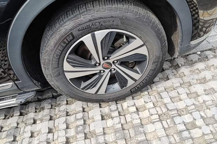 Used Hongqi HS5 2019 2.0T Smart Connect Flagship Edition Right Front Wheel Hub
