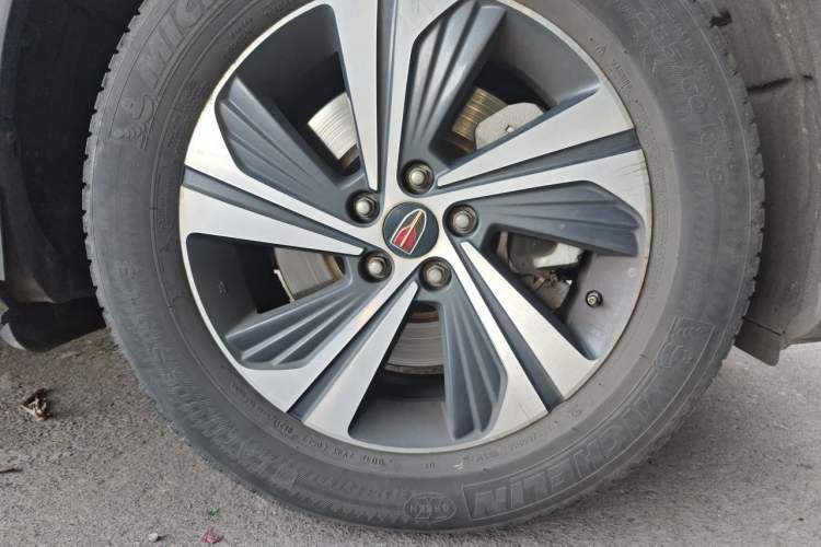 Used Hongqi HS5 2019 2.0T Smart Connect Flagship Edition Right Front Wheel Hub