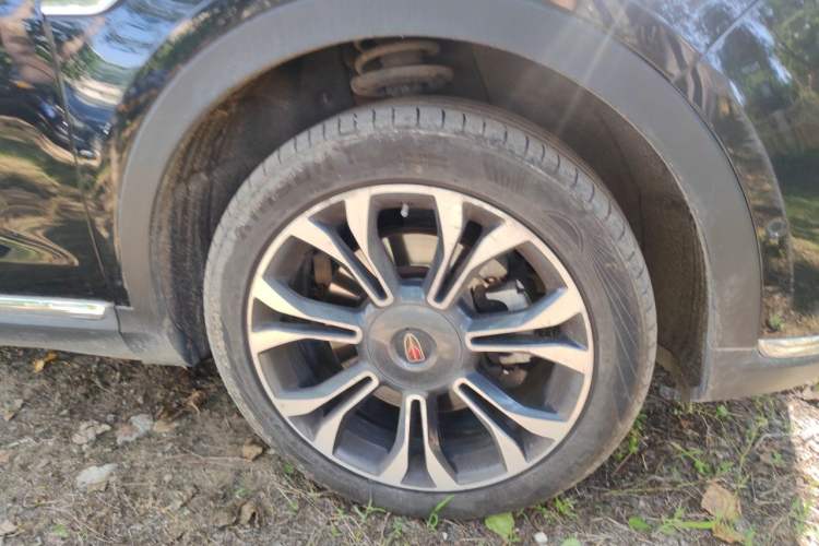 Used Hongqi HS5 2019 2.0T Smart Connect Flagship All-Wheel-Drive Version Right Front Wheel Hub