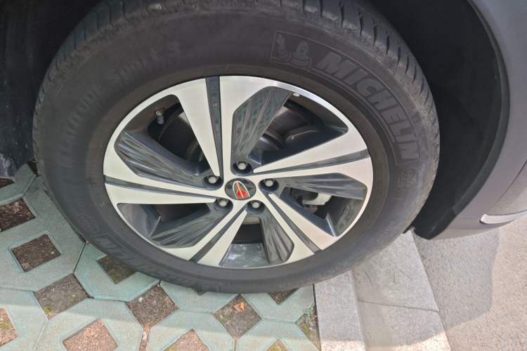 Used Hongqi HS5 2019 2.0T Smart Connect Flagship Edition Right Front Wheel Hub