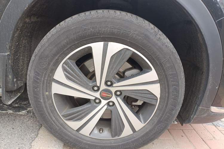 Used Hongqi HS5 2019 2.0T Smart Connect Flagship Edition Right Front Wheel Hub