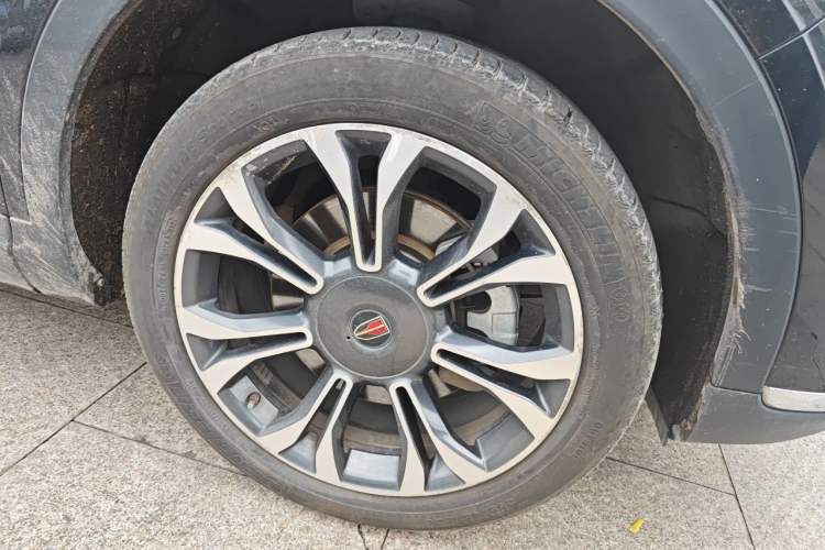 Used Hongqi HS5 2019 2.0T Smart Connect Flagship All-Wheel-Drive Version Right Front Wheel Hub
