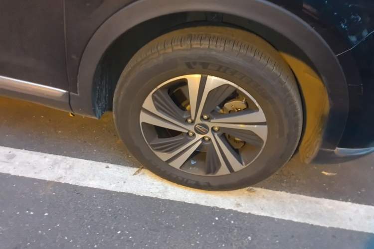 Used Hongqi HS5 2019 2.0T Smart Connect Flagship Edition Right Front Wheel Hub