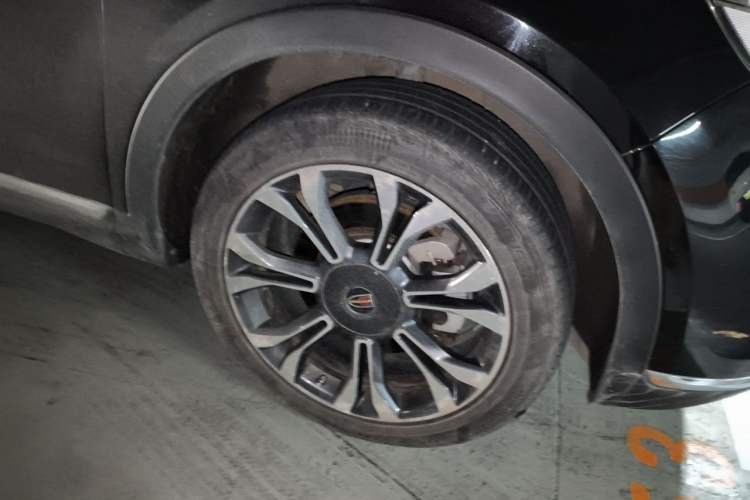 Used Hongqi HS5 2019 2.0T Smart Connect Flagship All-Wheel-Drive Version Right Front Wheel Hub