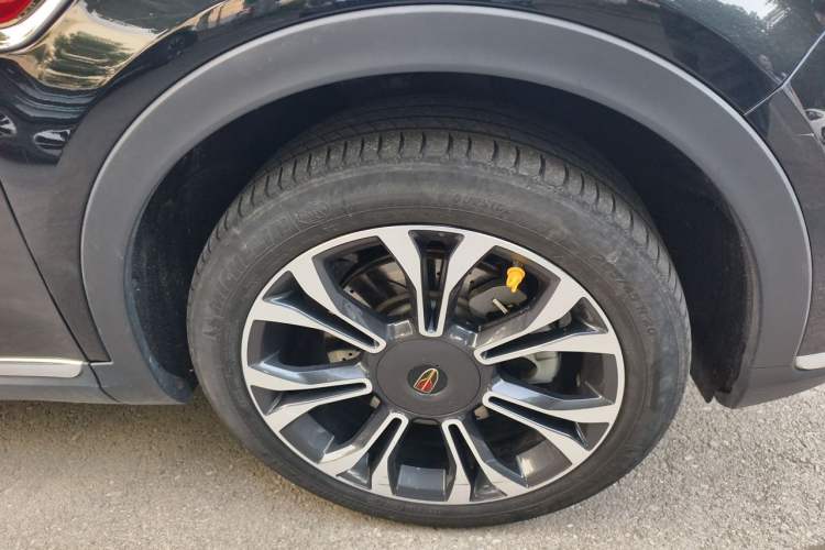 Used Hongqi HS5 2019 2.0T Smart Connect Flagship All-Wheel-Drive Version Right Front Wheel Hub