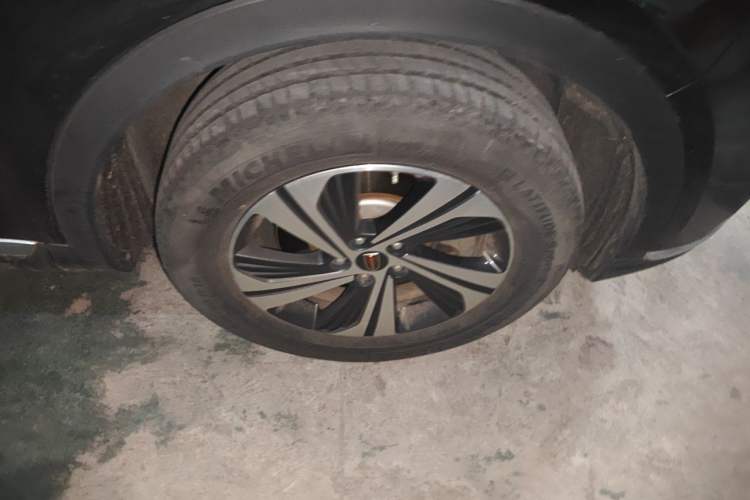 Used Hongqi HS5 2019 2.0T Smart Connect Flagship Edition Right Front Wheel Hub