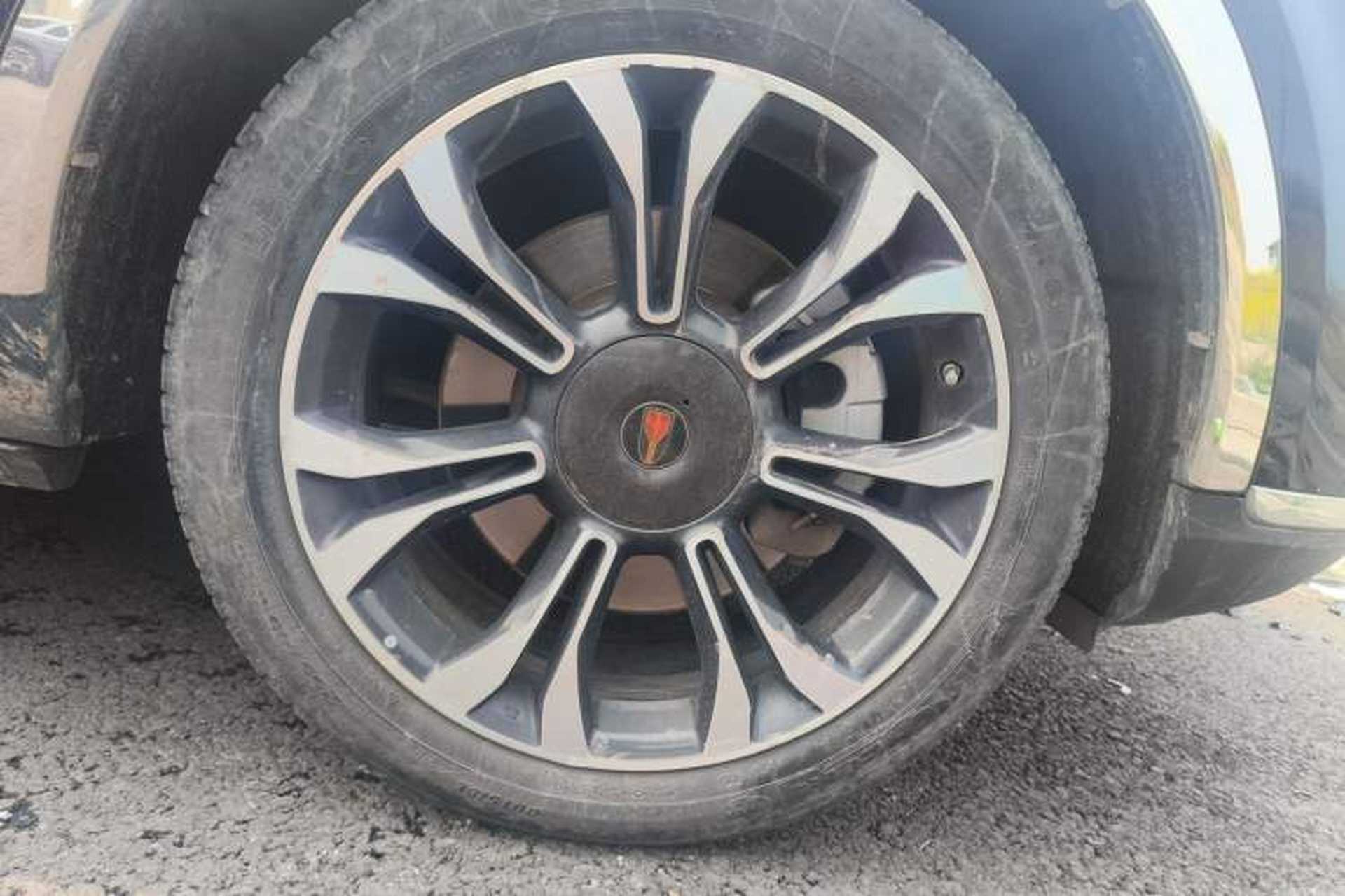 Used Hongqi HS5 2019 2.0T Smart Connect Flagship All-Wheel-Drive Version Right Front Wheel Hub