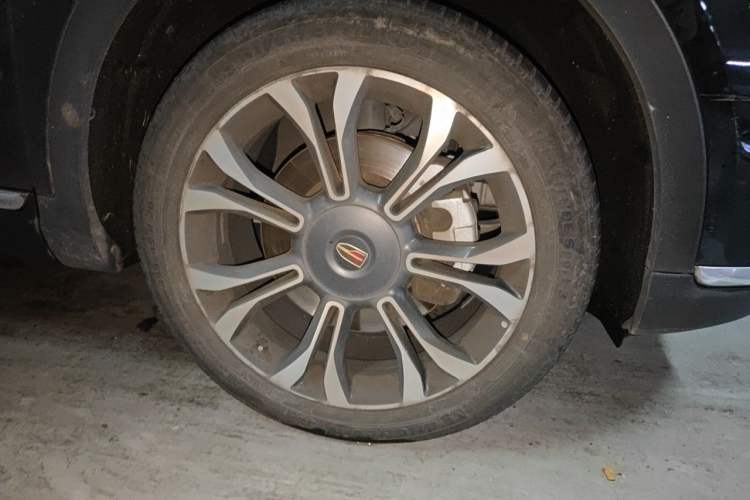 Used Hongqi HS5 2019 2.0T Smart Connect Flagship All-Wheel-Drive Version Right Front Wheel Hub