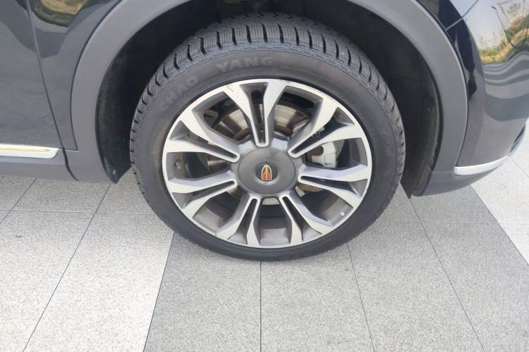 Used Hongqi HS5 2019 2.0T Smart Connect Flagship All-Wheel-Drive Version Right Front Wheel Hub