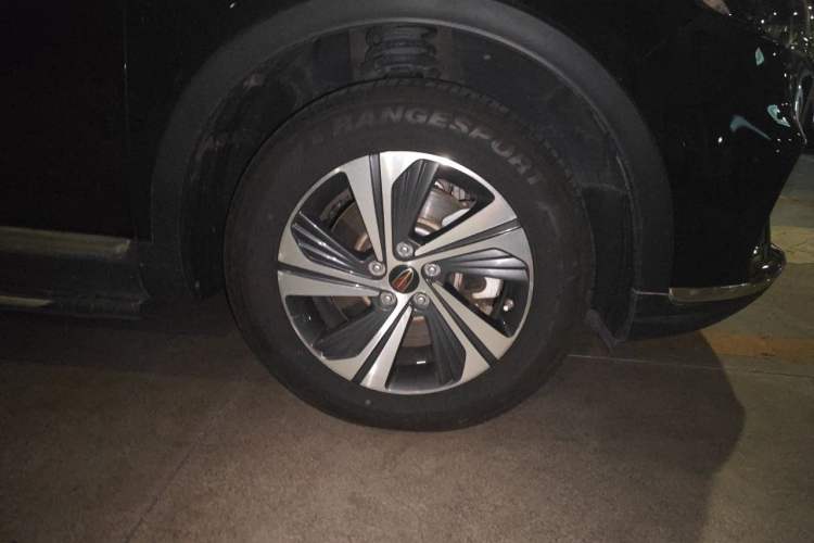 Used Hongqi HS5 2019 2.0T Smart Connect Flagship Edition Right Front Wheel Hub