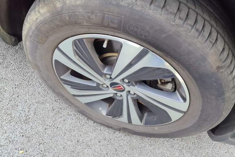 Used Hongqi HS5 2019 2.0T Smart Connect Flagship Edition Right Front Wheel Hub