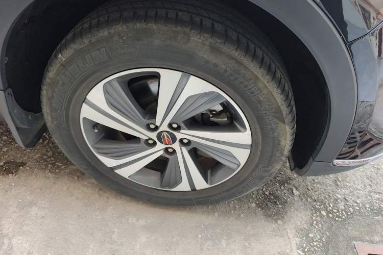 Used Hongqi HS5 2019 2.0T Smart Connect Flagship Edition Right Front Wheel Hub
