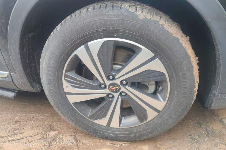 Used Hongqi HS5 2019 2.0T Smart Connect Flagship Edition Right Front Wheel Hub