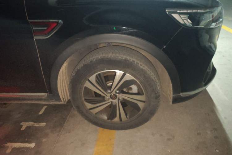 Used Hongqi HS5 2019 2.0T Smart Connect Flagship Edition Right Front Wheel Hub