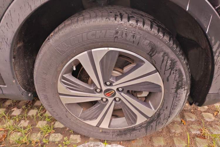 Used Hongqi HS5 2019 2.0T Smart Connect Flagship Edition Right Front Wheel Hub