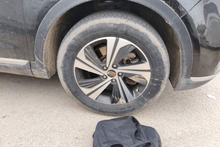 Used Hongqi HS5 2019 2.0T Smart Connect Flagship Edition Right Front Wheel Hub