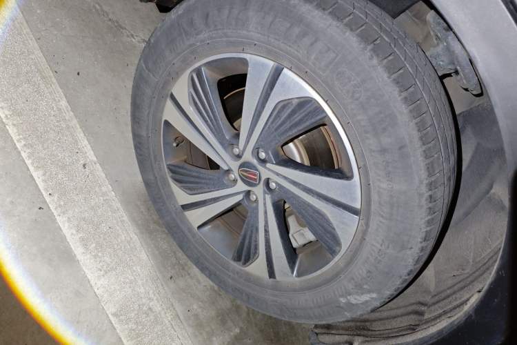 Used Hongqi HS5 2019 2.0T Smart Connect Flagship Edition Right Front Wheel Hub