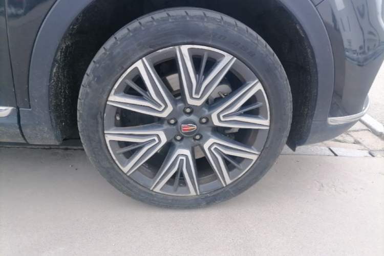 Used Hongqi HS5 2019 2.0T Smart Connect Flagship All-Wheel-Drive Version Right Front Wheel Hub