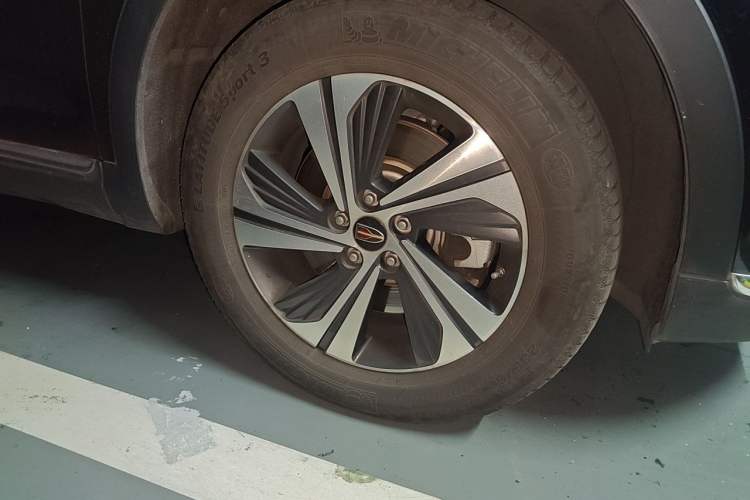 Used Hongqi HS5 2019 2.0T Smart Connect Flagship Edition Right Front Wheel Hub