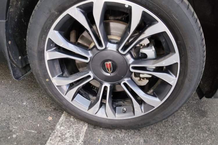 Used Hongqi HS5 2019 2.0T Smart Connect Flagship All-Wheel-Drive Version Right Front Wheel Hub