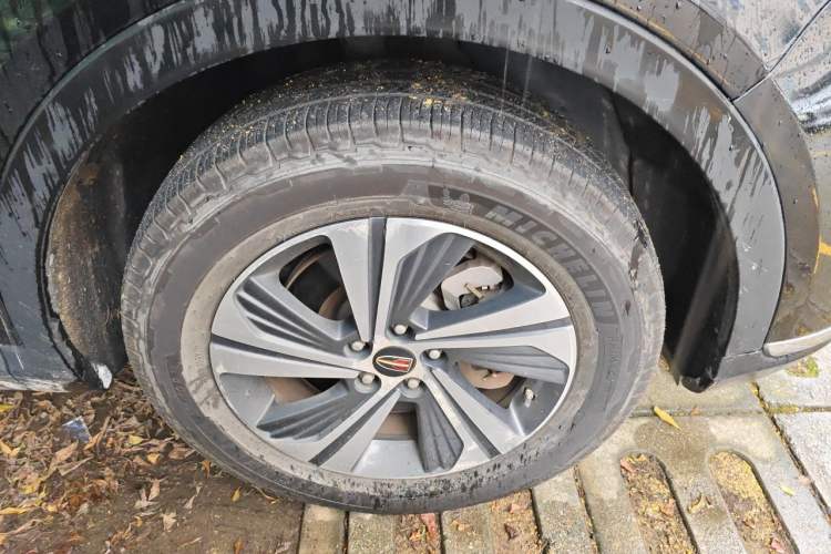 Used Hongqi HS5 2019 2.0T Smart Connect Flagship Edition Right Front Wheel Hub