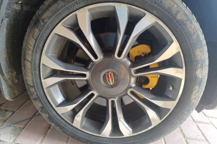 Used Hongqi HS5 2019 2.0T Smart Connect Flagship All-Wheel-Drive Version Right Front Wheel Hub