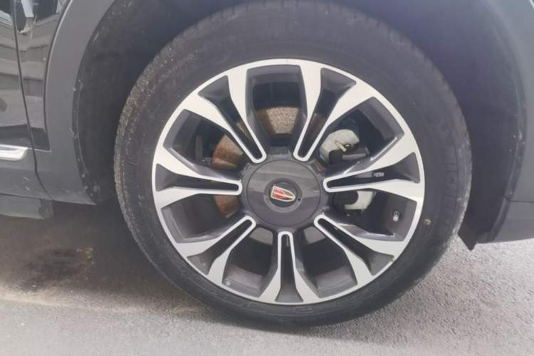 Used Hongqi HS5 2019 2.0T Smart Connect Flagship All-Wheel-Drive Version Right Front Wheel Hub