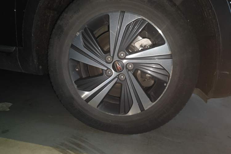 Used Hongqi HS5 2019 2.0T Smart Connect Flagship Edition Right Front Wheel Hub