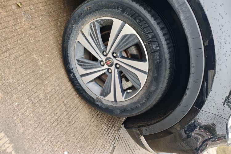 Used Hongqi HS5 2019 2.0T Smart Connect Flagship Edition Right Front Wheel Hub