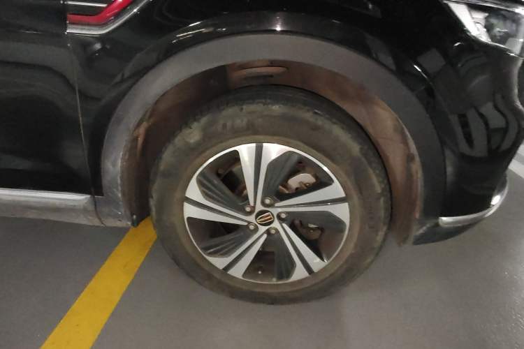 Used Hongqi HS5 2019 2.0T Smart Connect Flagship Edition Right Front Wheel Hub