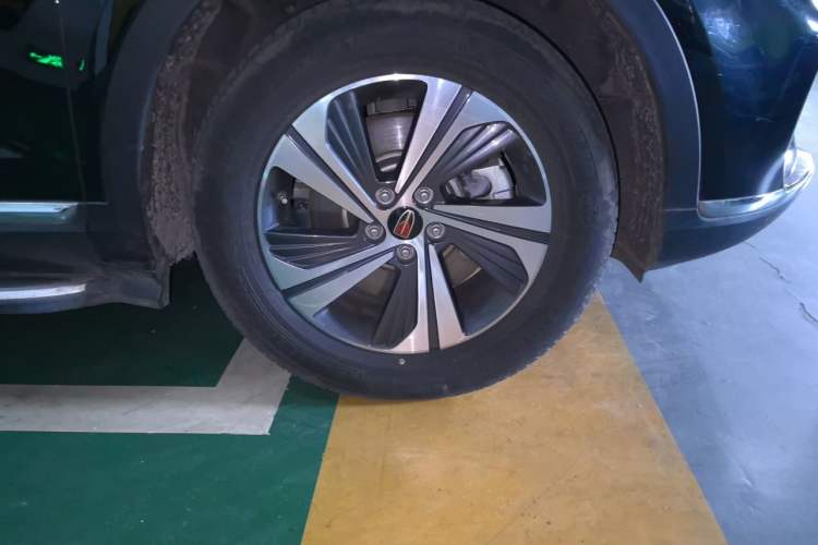 Used Hongqi HS5 2019 2.0T Smart Connect Flagship Edition Right Front Wheel Hub