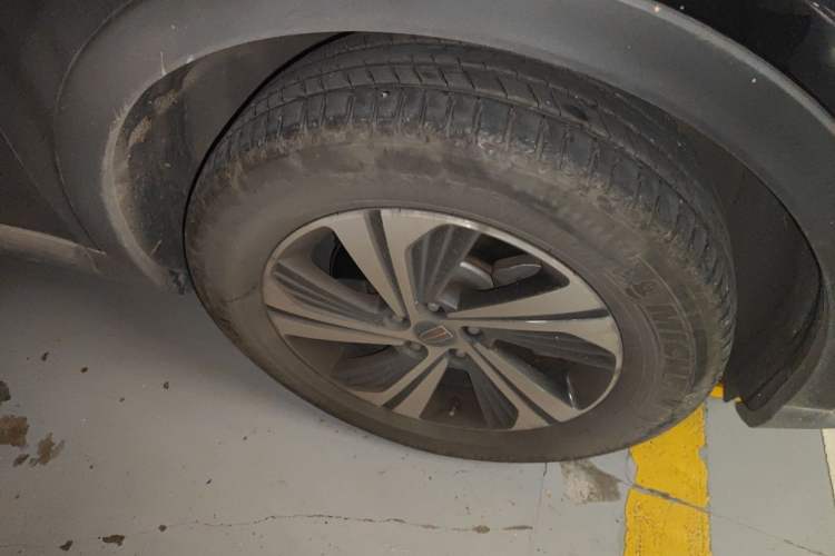 Used Hongqi HS5 2019 2.0T Smart Connect Flagship Edition Right Front Wheel Hub
