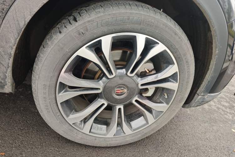 Used Hongqi HS5 2019 2.0T Smart Connect Flagship All-Wheel-Drive Version Right Front Wheel Hub