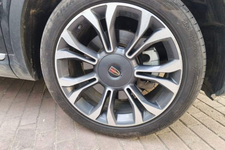 Used Hongqi HS5 2019 2.0T Smart Connect Flagship All-Wheel-Drive Version Right Front Wheel Hub