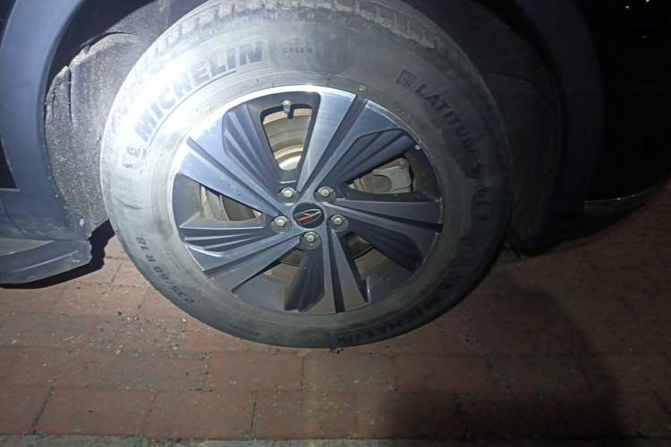 Used Hongqi HS5 2019 2.0T Smart Connect Flagship Edition Right Front Wheel Hub