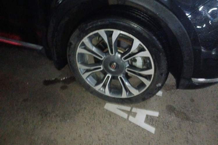 Used Hongqi HS5 2019 2.0T Smart Connect Flagship All-Wheel-Drive Version Right Front Wheel Hub