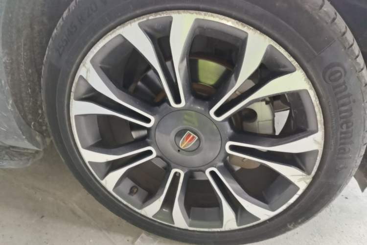 Used Hongqi HS5 2019 2.0T Smart Connect Flagship All-Wheel-Drive Version Right Front Wheel Hub